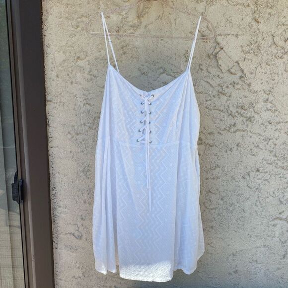Forever 21 Size 3X White Lace embroidered mini dress dainty floral - Picture 3 of 8